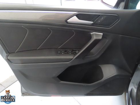 Used 2023 Volkswagen Tiguan SE R-Line FWD image 8