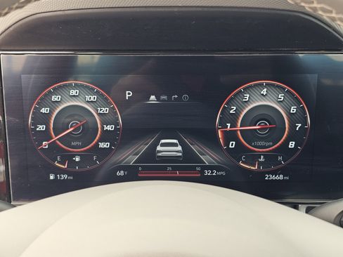 Used 2025 Hyundai Elantra SEL image 21