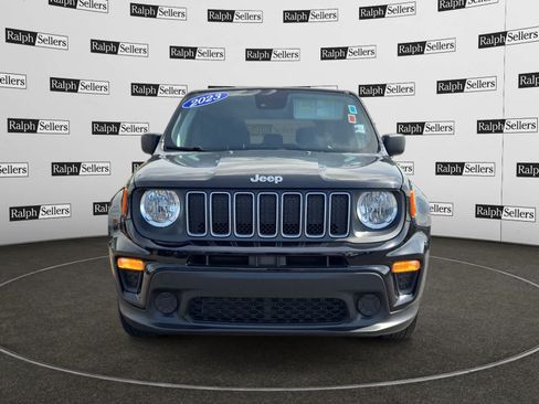 Used 2023 Jeep Renegade Latitude AWD/4WD image 8