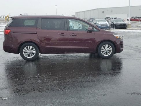 Used 2016 Kia Sedona LX w/ LX Convenience Package image 10