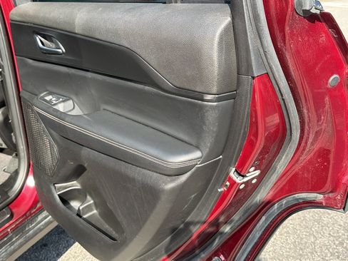 Used 2025 Jeep Grand Cherokee L Laredo w/ Luxury Tech Group I RWD image 20