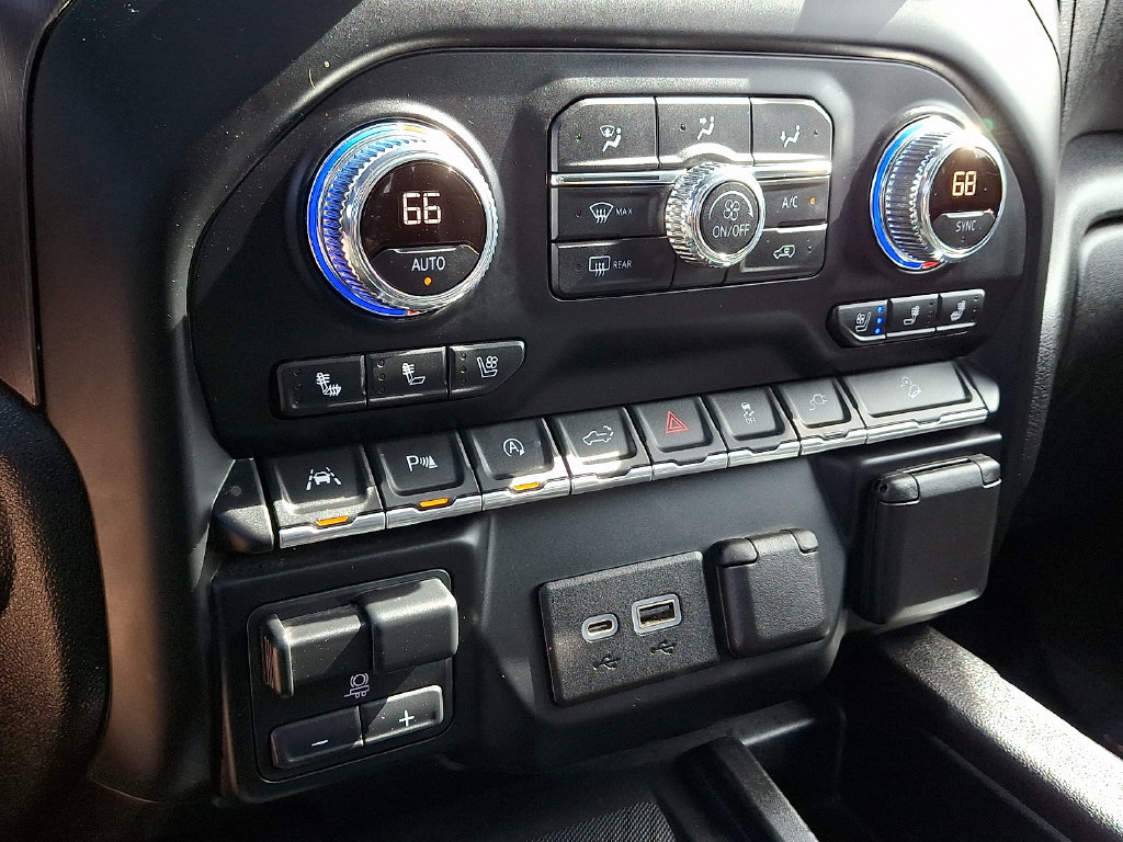 Used 2020 GMC Sierra 1500 AT4 w/ AT4 Premium Package AWD/4WD image 16