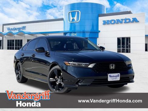 Used 2025 Honda Accord Sport image 1
