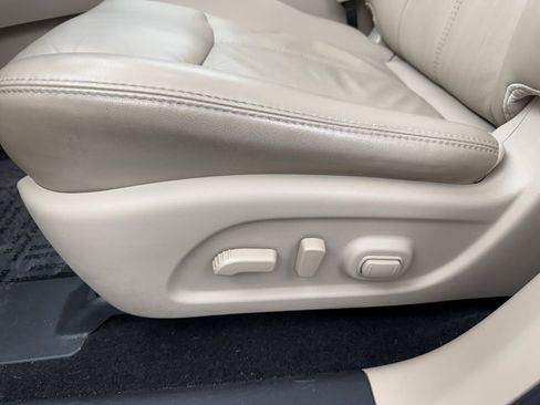 Used 2019 Nissan Pathfinder SL w/ Cargo Package image 39