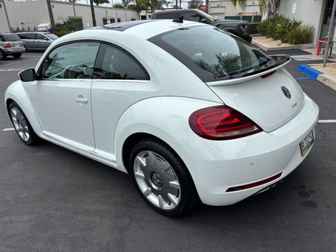 Used 2019 Volkswagen Beetle 2.0T SE image 3