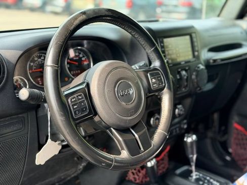 Used 2017 Jeep Wrangler Unlimited Rubicon AWD/4WD image 8
