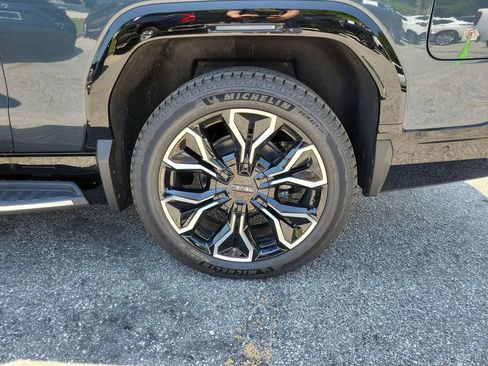 New 2025 GMC Sierra EV Denali image 4