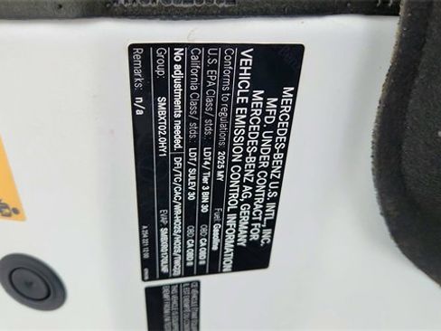 Used 2025 Mercedes-Benz GLE 350 4MATIC w/ AMG Line Exterior image 64