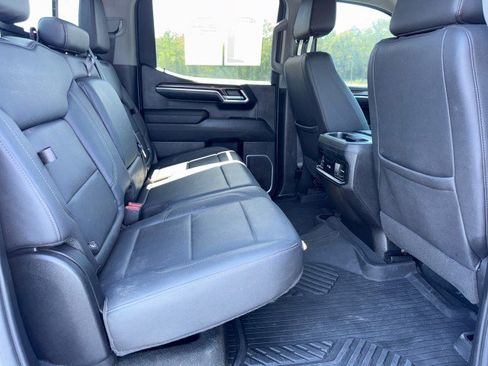 Used 2023 Chevrolet Silverado 1500 LT AWD/4WD image 12
