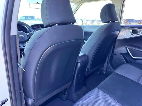 Used 2021 Kia Soul LX image 17