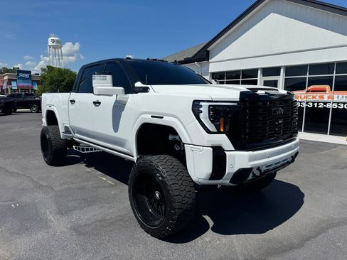 Used 2024 GMC Sierra 2500 Denali Ultimate AWD/4WD image 1