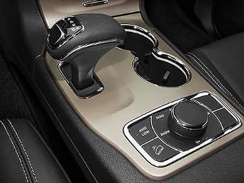 Used 2014 Jeep Grand Cherokee Limited w/ Luxury Group II AWD/4WD image 35