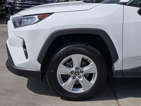 Used 2021 Toyota RAV4 XLE image 8