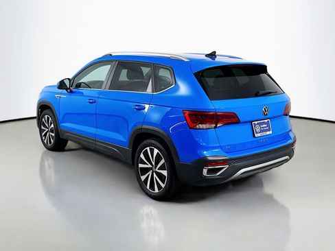 Certified 2023 Volkswagen Taos SE image 3