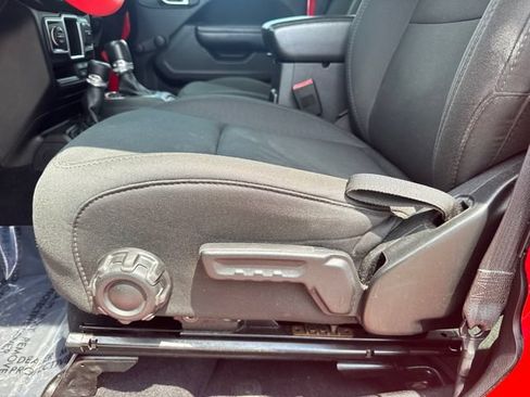 Used 2018 Jeep Wrangler Unlimited Sport AWD/4WD image 11