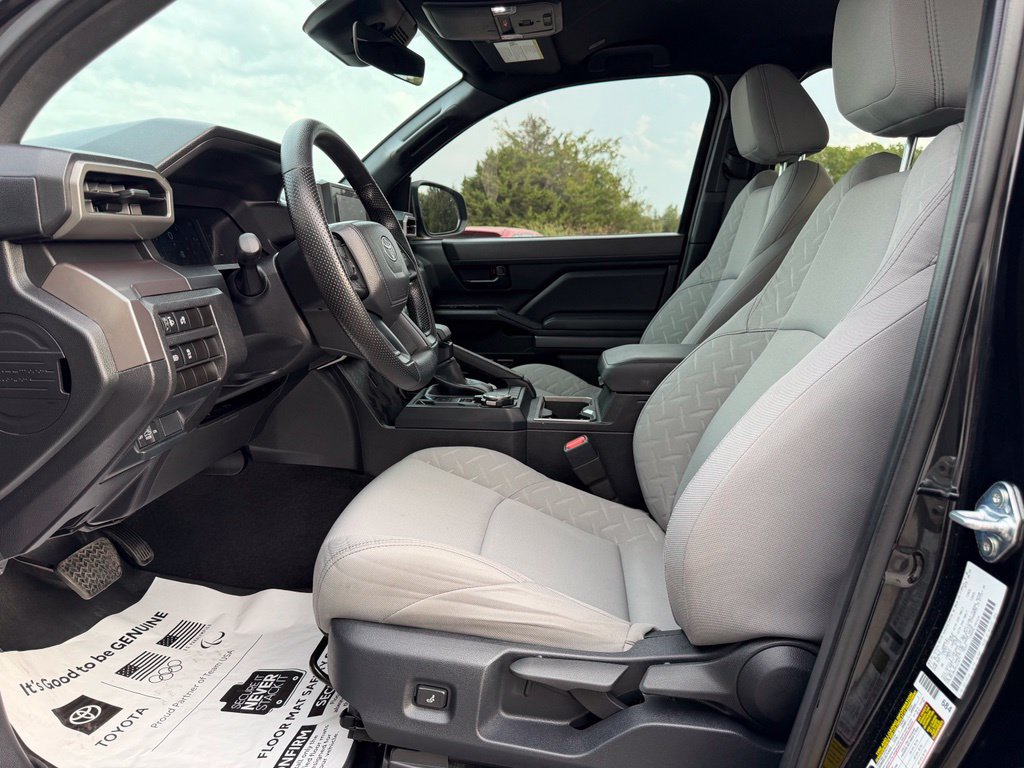 Certified 2025 Toyota Tacoma SR5 AWD/4WD image 10