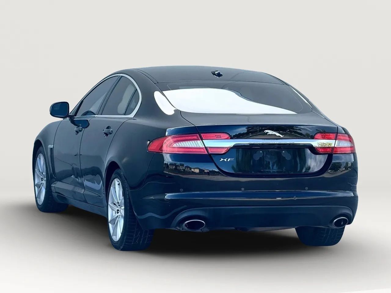 Used 2012 Jaguar XF RWD image 7