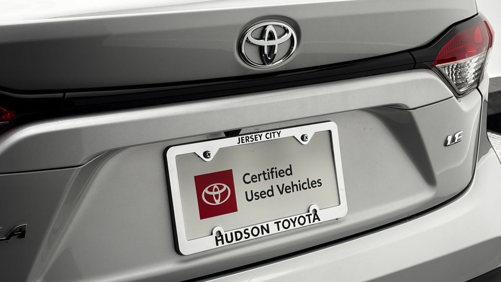 Used 2024 Toyota Corolla LE FWD image 8