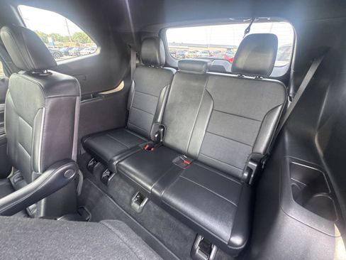 Used 2025 Buick Enclave Preferred FWD image 10