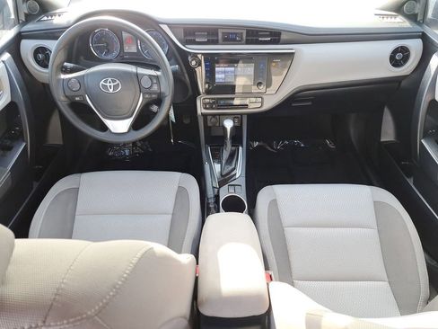 Used 2017 Toyota Corolla LE image 9