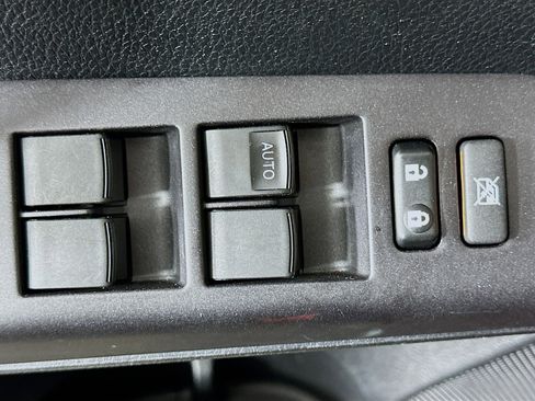 Used 2018 Toyota RAV4 XLE image 15