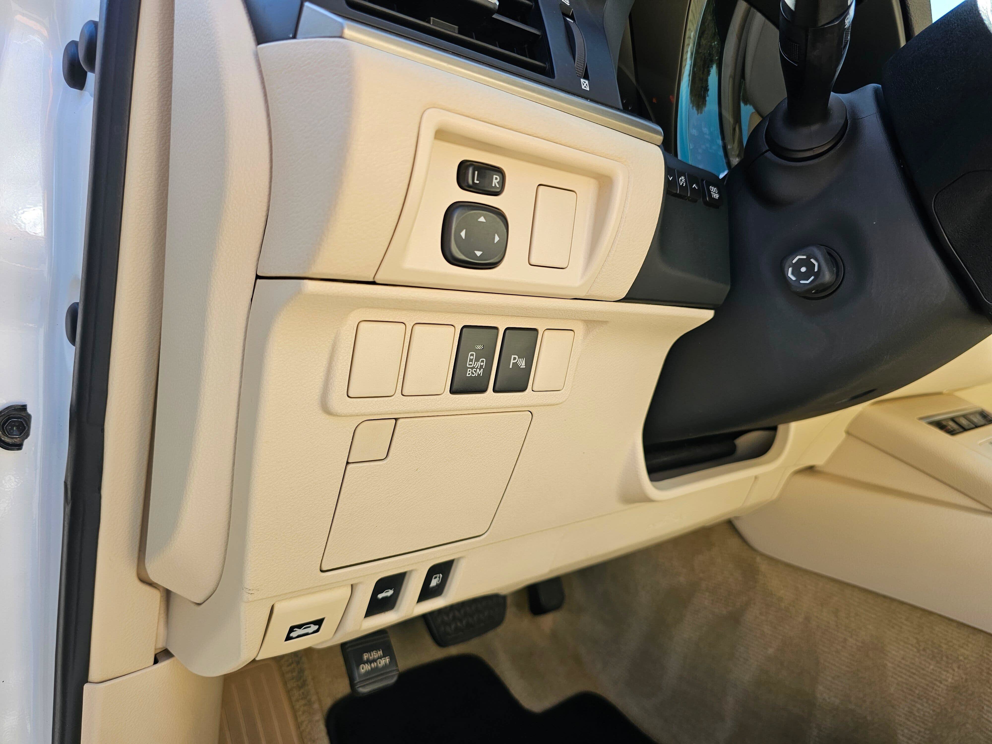 Used 2015 Lexus ES 350 w/ Luxury Package FWD image 21