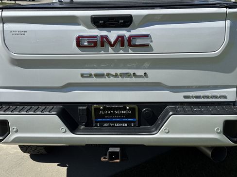 Used 2021 GMC Sierra 3500 Denali w/ Denali Ultimate Package AWD/4WD image 13