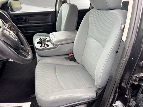 Used 2017 RAM 1500 Express w/ Black Ram 1500 Express Group AWD/4WD image 4