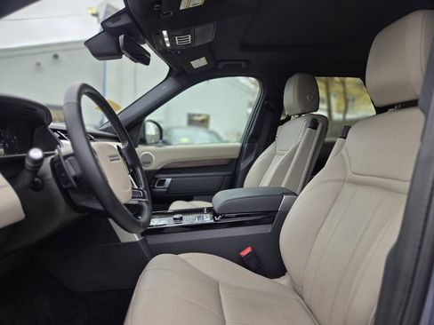 Used 2019 Land Rover Discovery HSE image 18