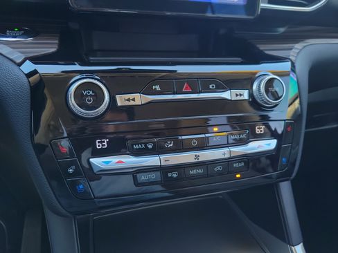 Used 2021 Ford Explorer Limited w/ Equipment Group 301A image 25