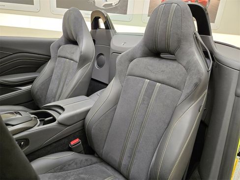 Used 2023 Aston Martin V8 Vantage image 28