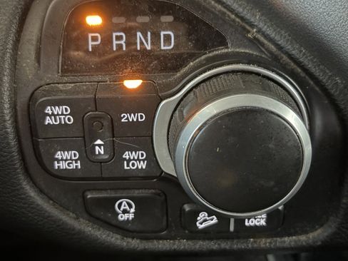 Used 2020 RAM 1500 Big Horn AWD/4WD image 14
