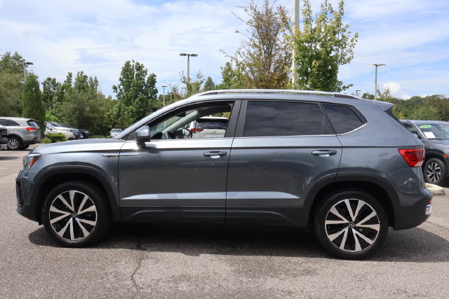 Certified 2023 Volkswagen Taos SE FWD image 4