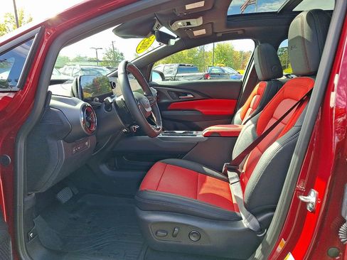 Used 2025 Chevrolet Equinox EV RS image 13