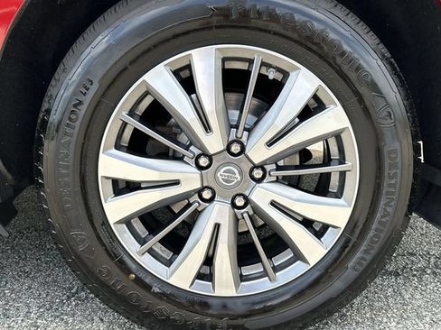 Used 2019 Nissan Pathfinder SV AWD/4WD image 11