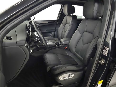 Used 2019 Porsche Macan S AWD/4WD image 19