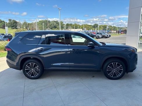 Used 2026 Toyota Grand Highlander AWD Hybrid image 8