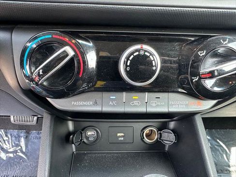 Used 2022 Hyundai Kona SEL w/ Cargo Package AWD/4WD image 18
