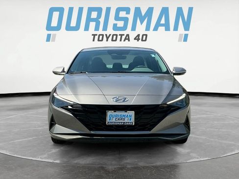 Used 2023 Hyundai Elantra SEL w/ Preferred Accessory Package FWD image 2