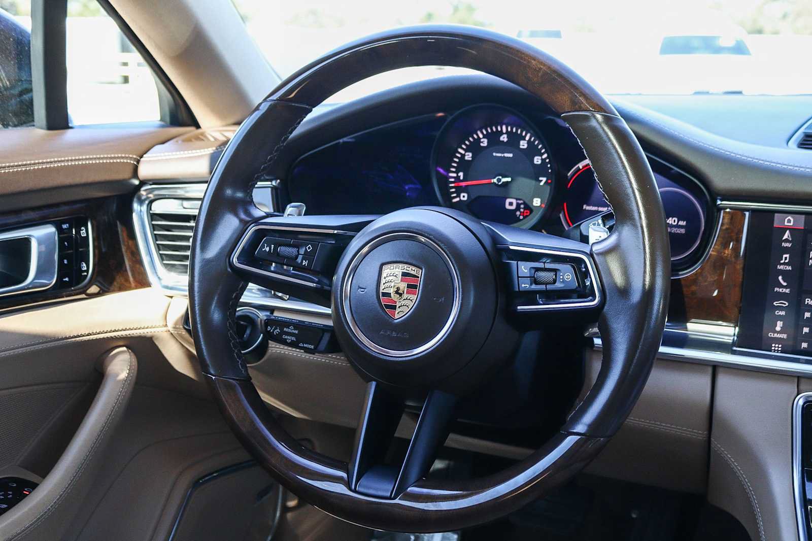 Used 2021 Porsche Panamera RWD image 18