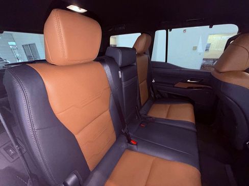 Certified 2024 Lexus GX 550 w/ Accessory Package (Z1) image 18