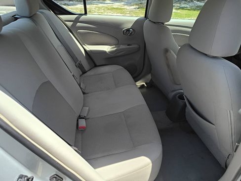 Used 2013 Nissan Versa SV FWD image 11