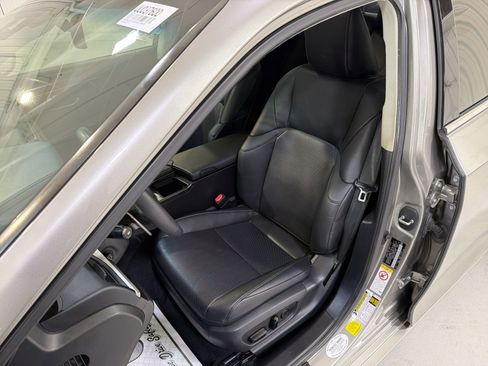 Used 2019 Lexus ES 350 Ultra Luxury image 10