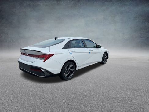 Certified 2025 Hyundai Elantra SEL image 45