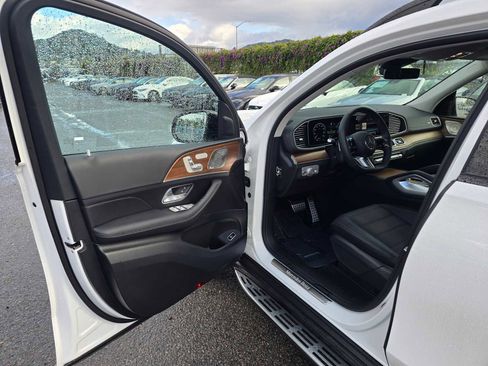 Used 2026 Mercedes-Benz GLS 450 4MATIC image 21
