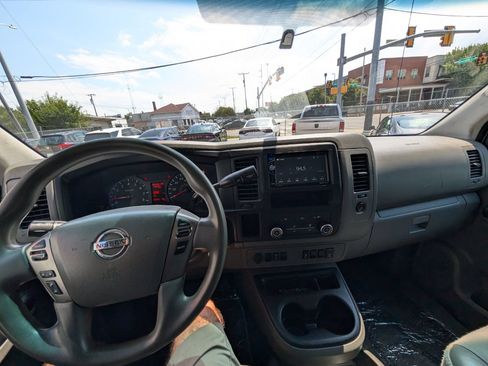 Used 2019 Nissan NV 2500 SV RWD image 22