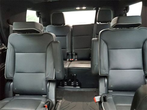 Used 2021 Chevrolet Tahoe Premier w/ Premium Package image 13