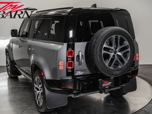 Used 2023 Land Rover Defender 110 X-Dynamic SE image 11