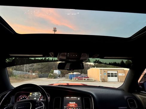 Used 2016 Dodge Charger R/T Scat Pack w/ Technology Group image 4