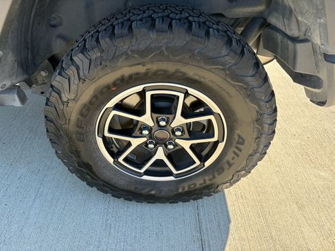 Used 2024 Jeep Wrangler Unlimited Rubicon w/ Convenience Group AWD/4WD image 34